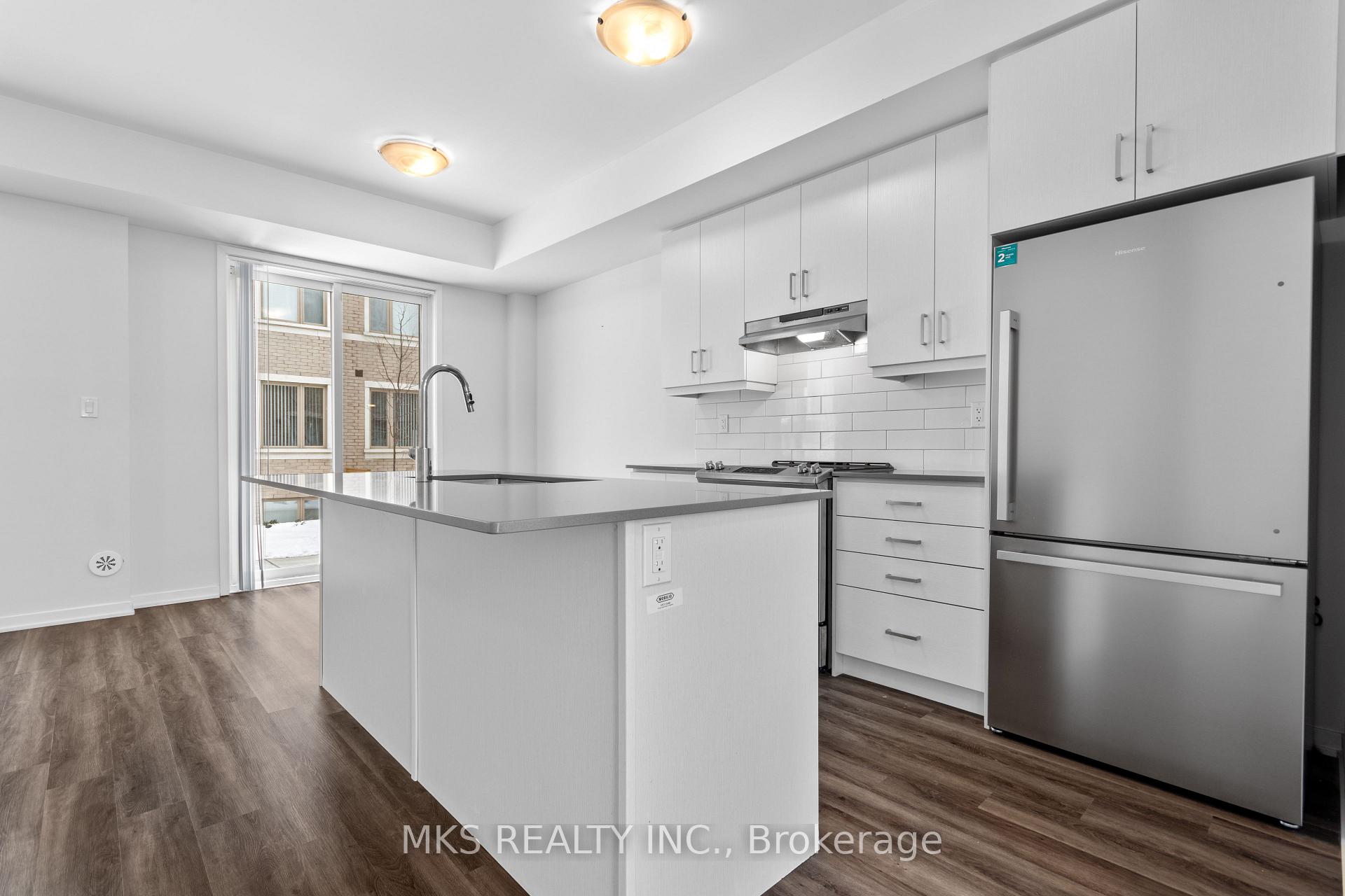 3 Bedrooms Condo at 23 Mable Smith,  Vaughan For sale