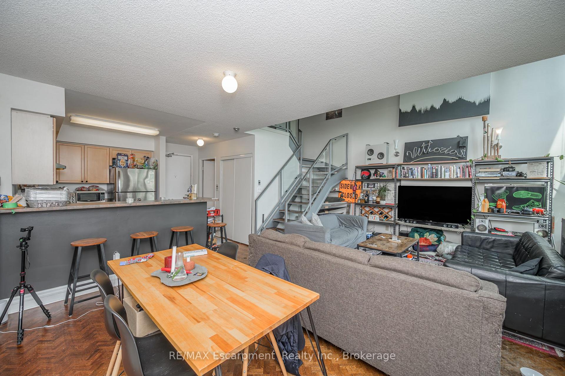 2 Bedrooms Condo at 250 MANITOBA, Toronto For sale