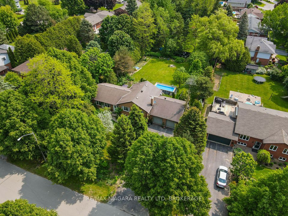 10 Beverly Glen Drive