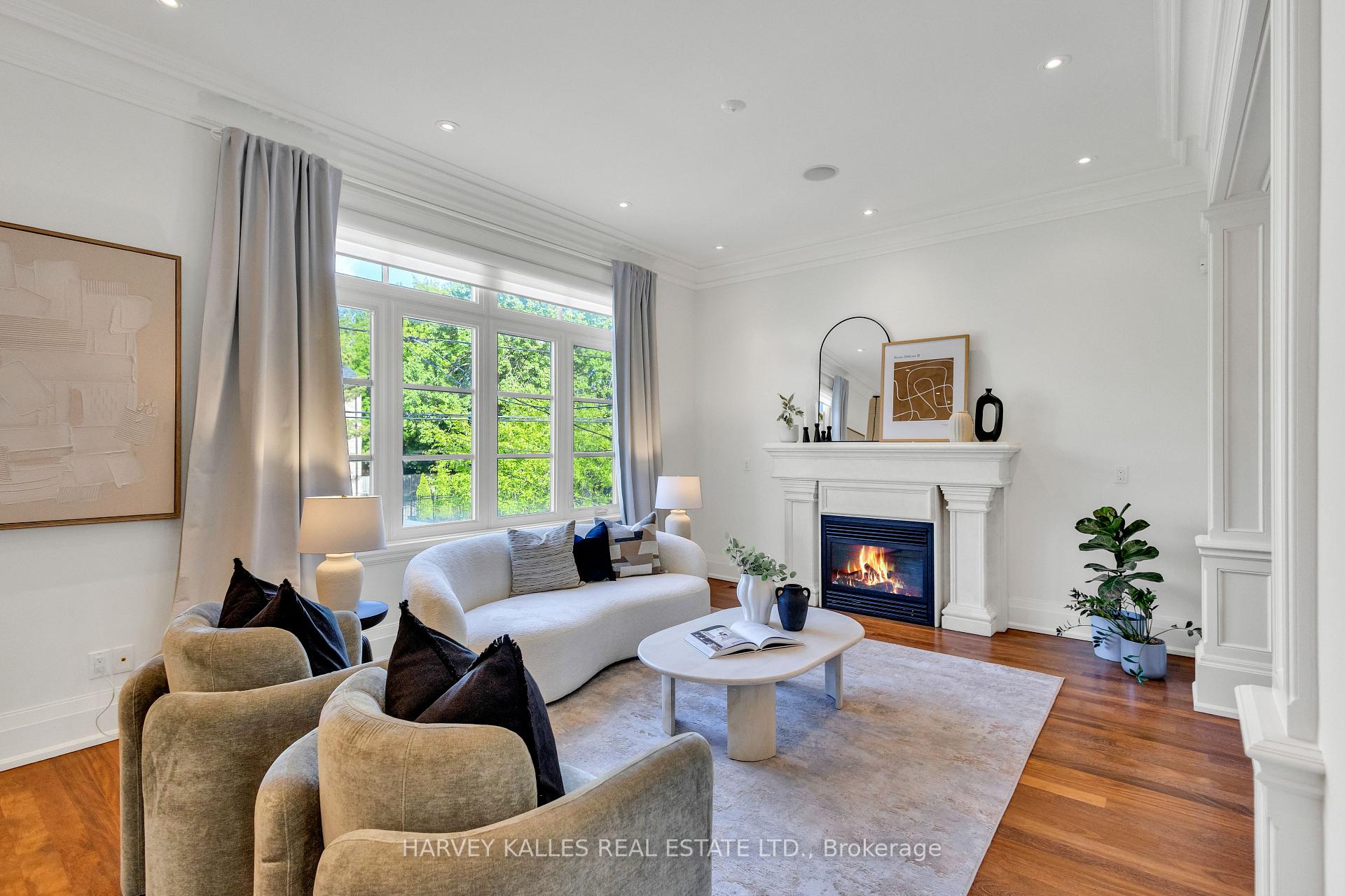 10 Easton Road