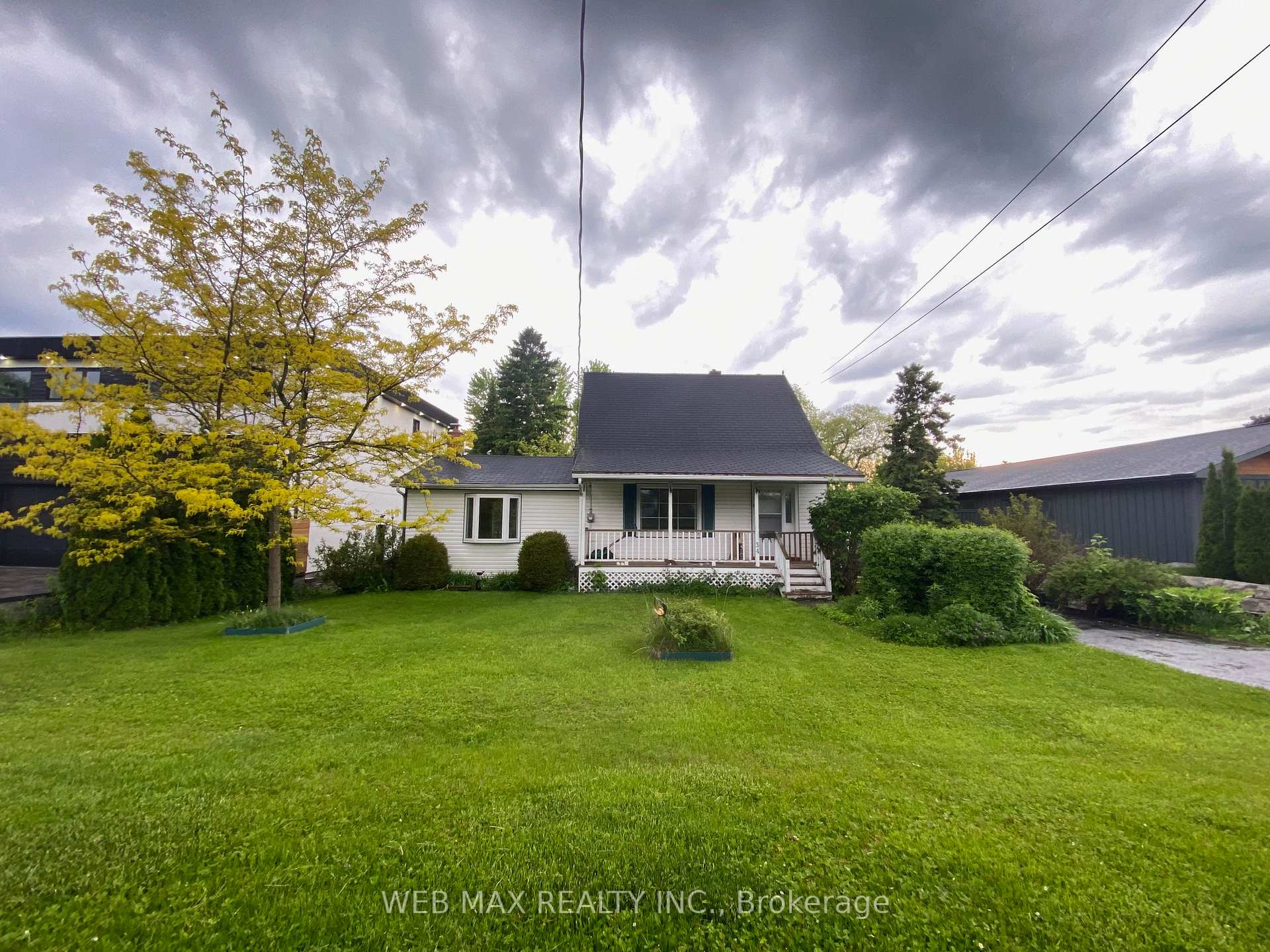34 Scott Street, Whitby, ON L1N 3L1 ; MLS ID: E12187083