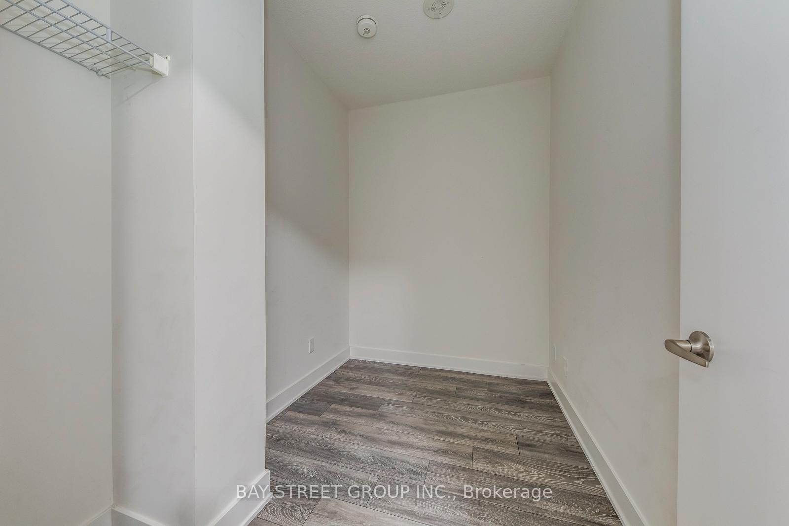 2 Bedrooms Condo at 188 Fairview Mall, Toronto For sale