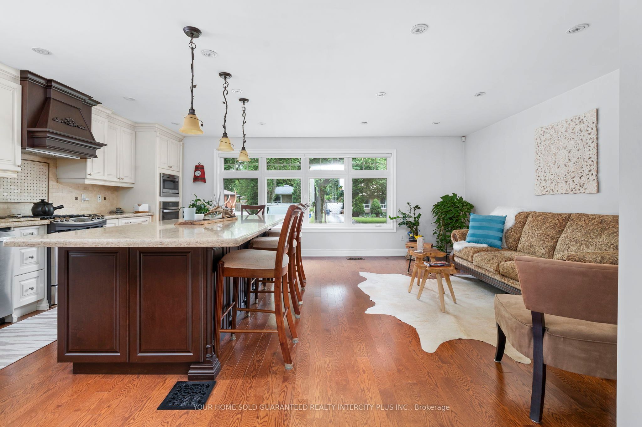 8 Neapolitan Drive