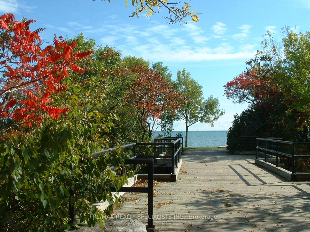 2 Bedrooms Condo at 2111 Lake Shore, Toronto For sale