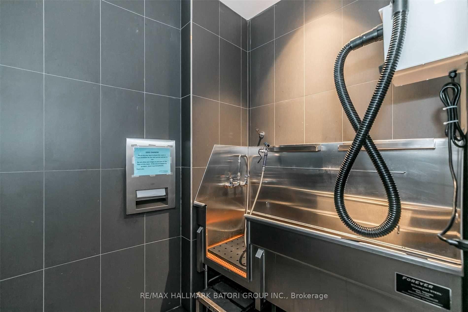 2 Bedrooms Condo at 161 Roehampton,  Toronto For sale