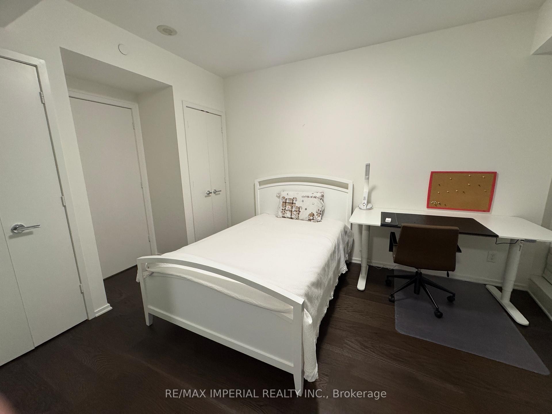 2 Bedrooms Condo at 1 Bloor, Toronto For sale