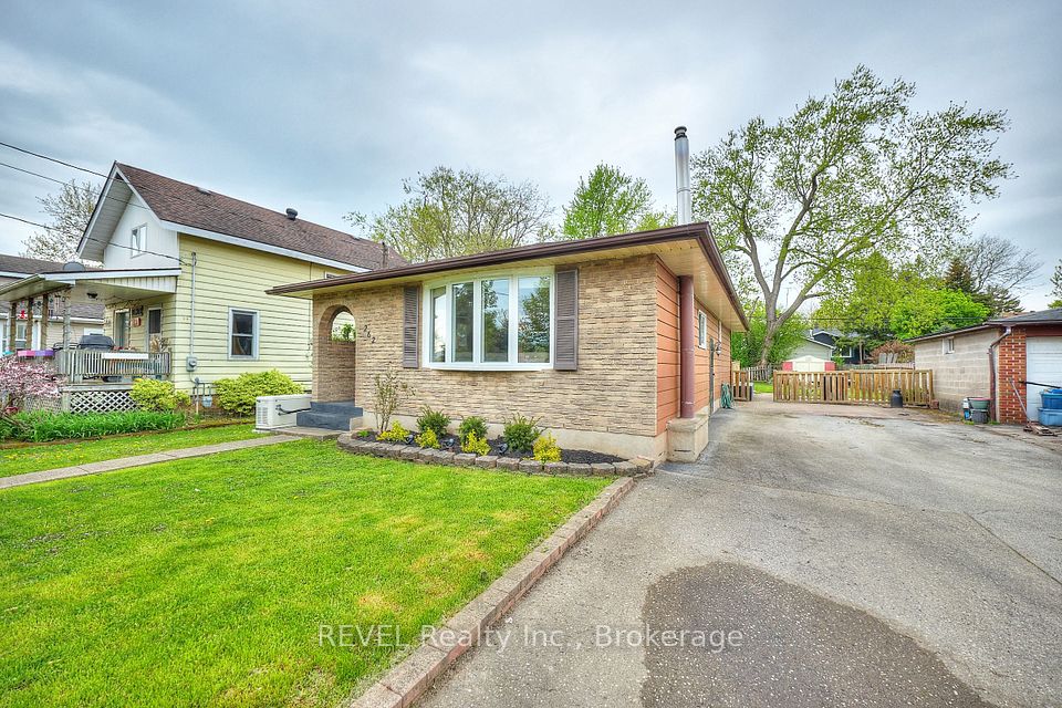 262 High Street, Fort Erie, ON L2A 3R3