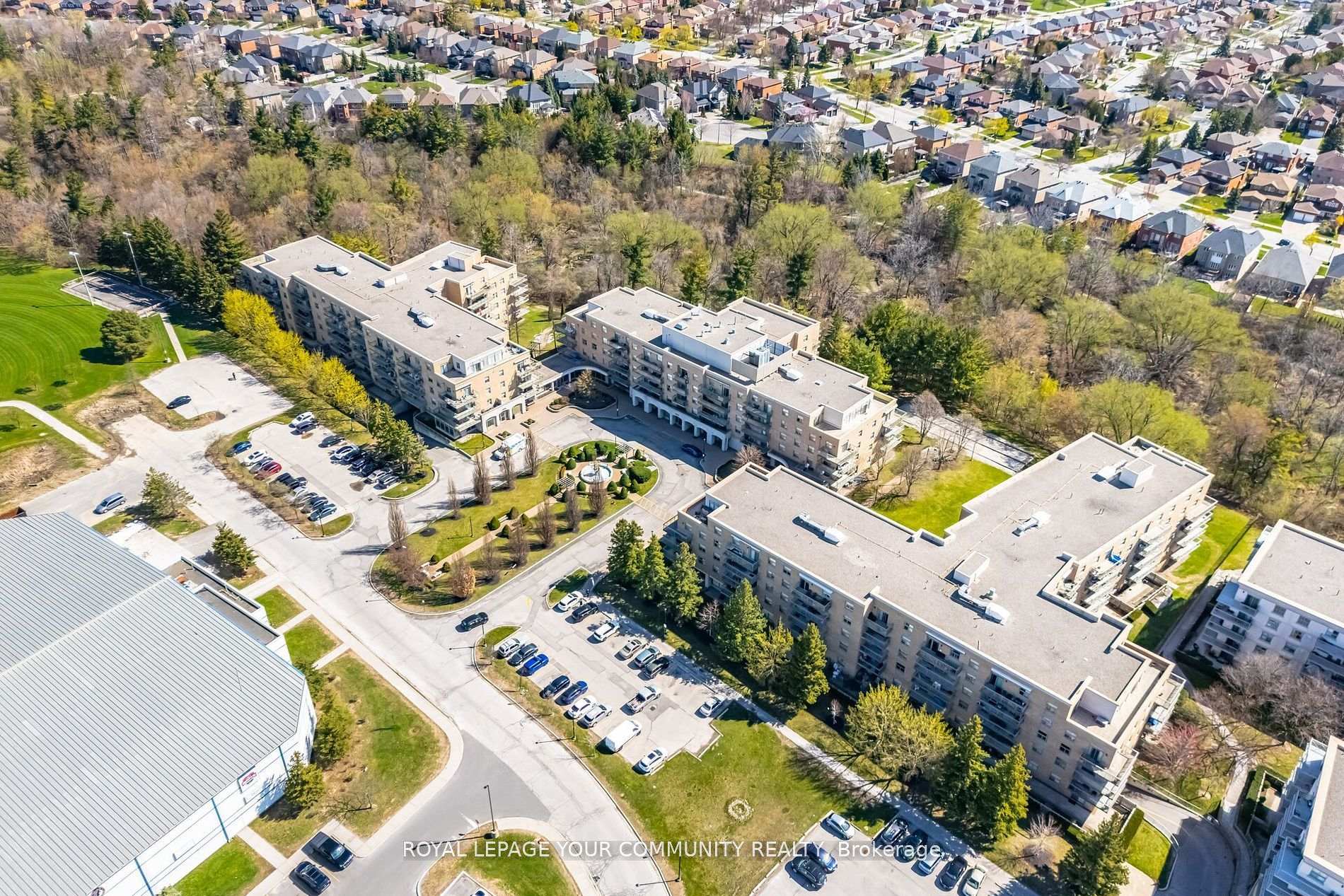 2 Bedrooms Condo at 2502 Rutherford, Vaughan For sale