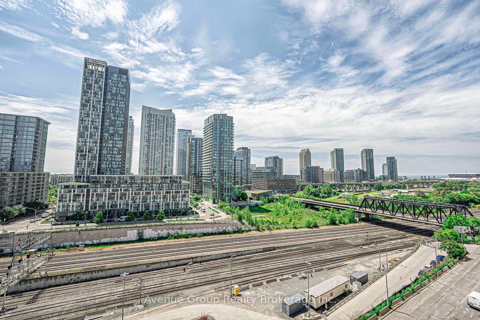 2 Bedrooms Condo at 550 Front, Toronto For sale