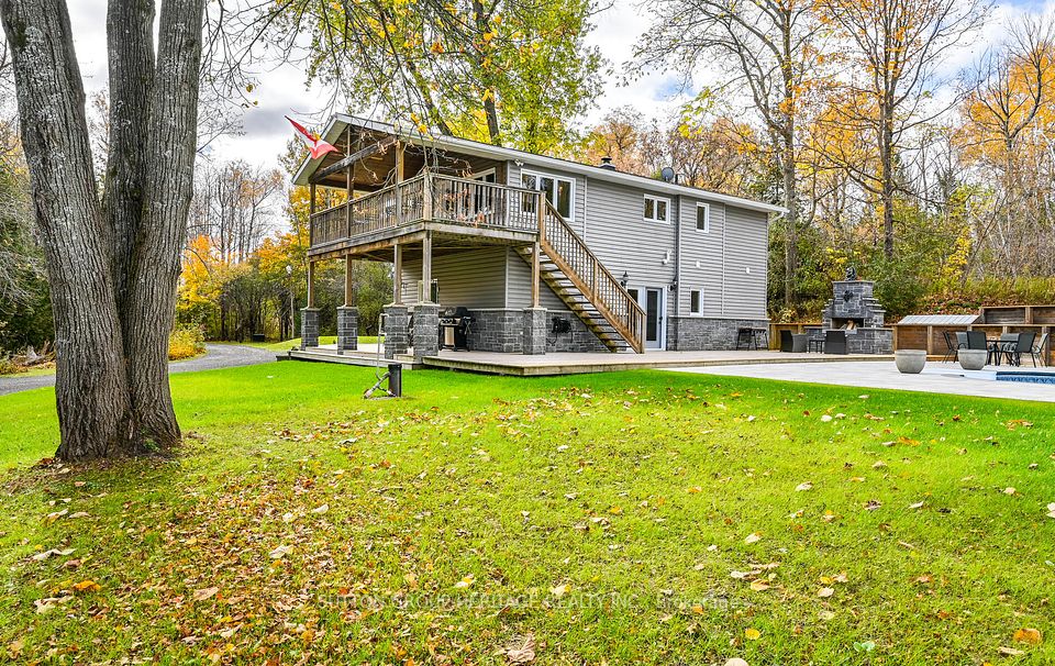 Walk up to covered deck 