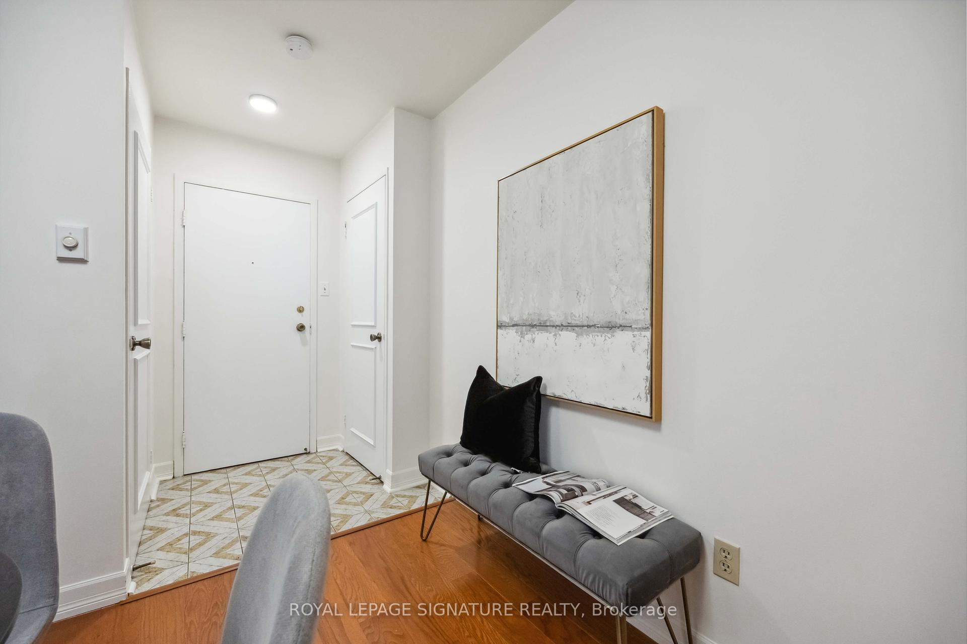 2 Bedrooms Condo at 212 St. George, Toronto For sale
