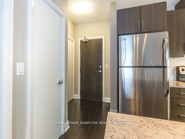 17 Kenaston Gardens, #402