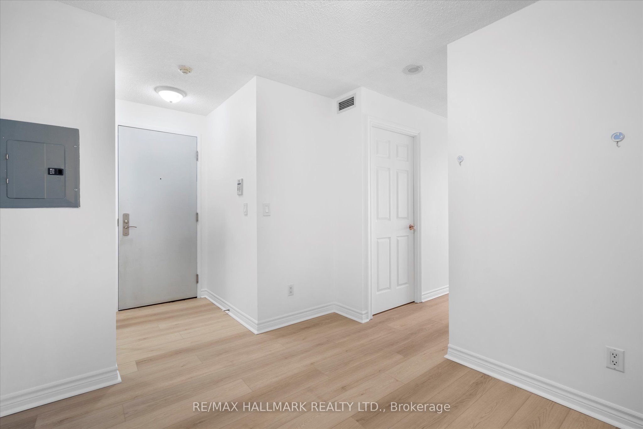 761 Bay Street, #2303