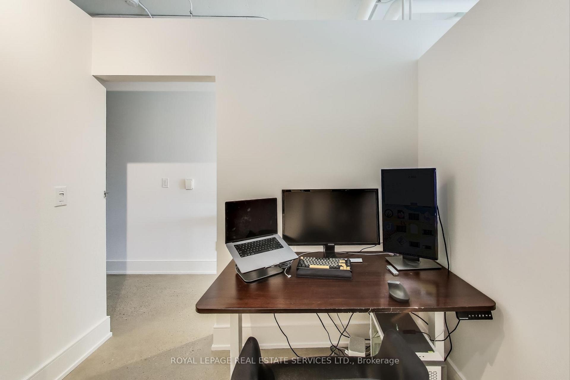 2 Bedrooms Condo at 2 Fieldway,  Toronto For sale