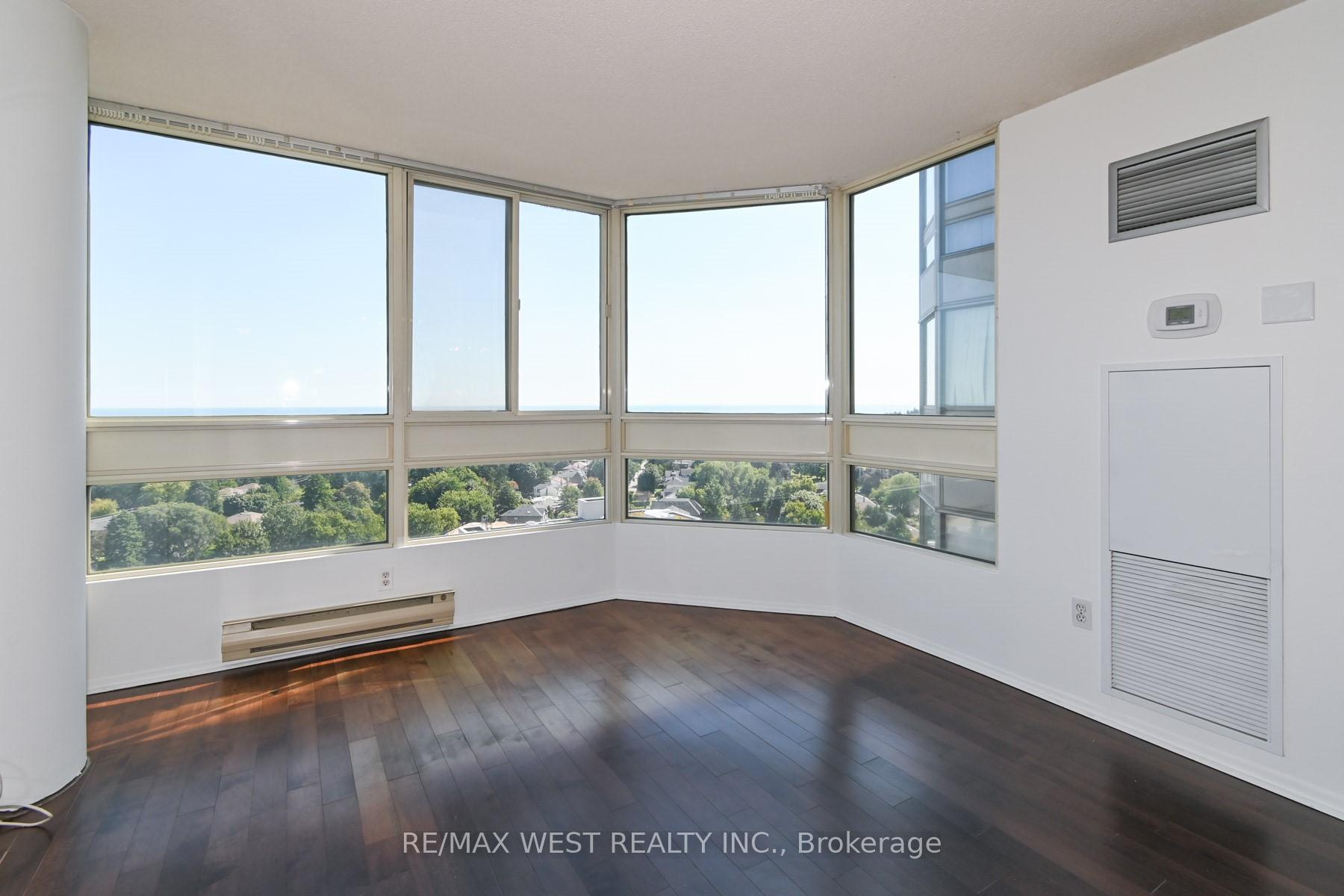 2 Bedrooms Condo at 3233 Eglinton,  Toronto For sale