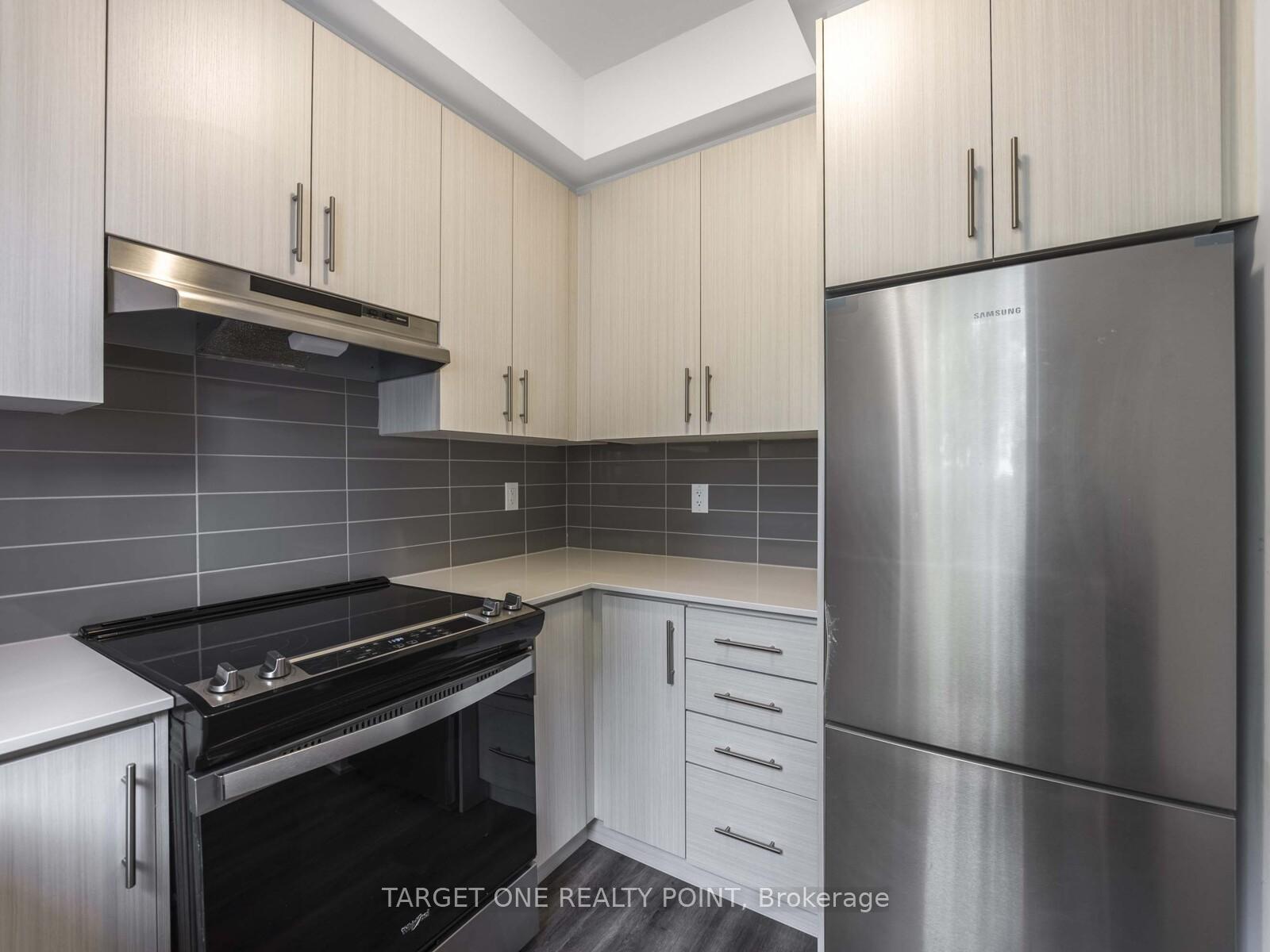 2 Bedrooms Condo at 225 Birmingham, Toronto For sale