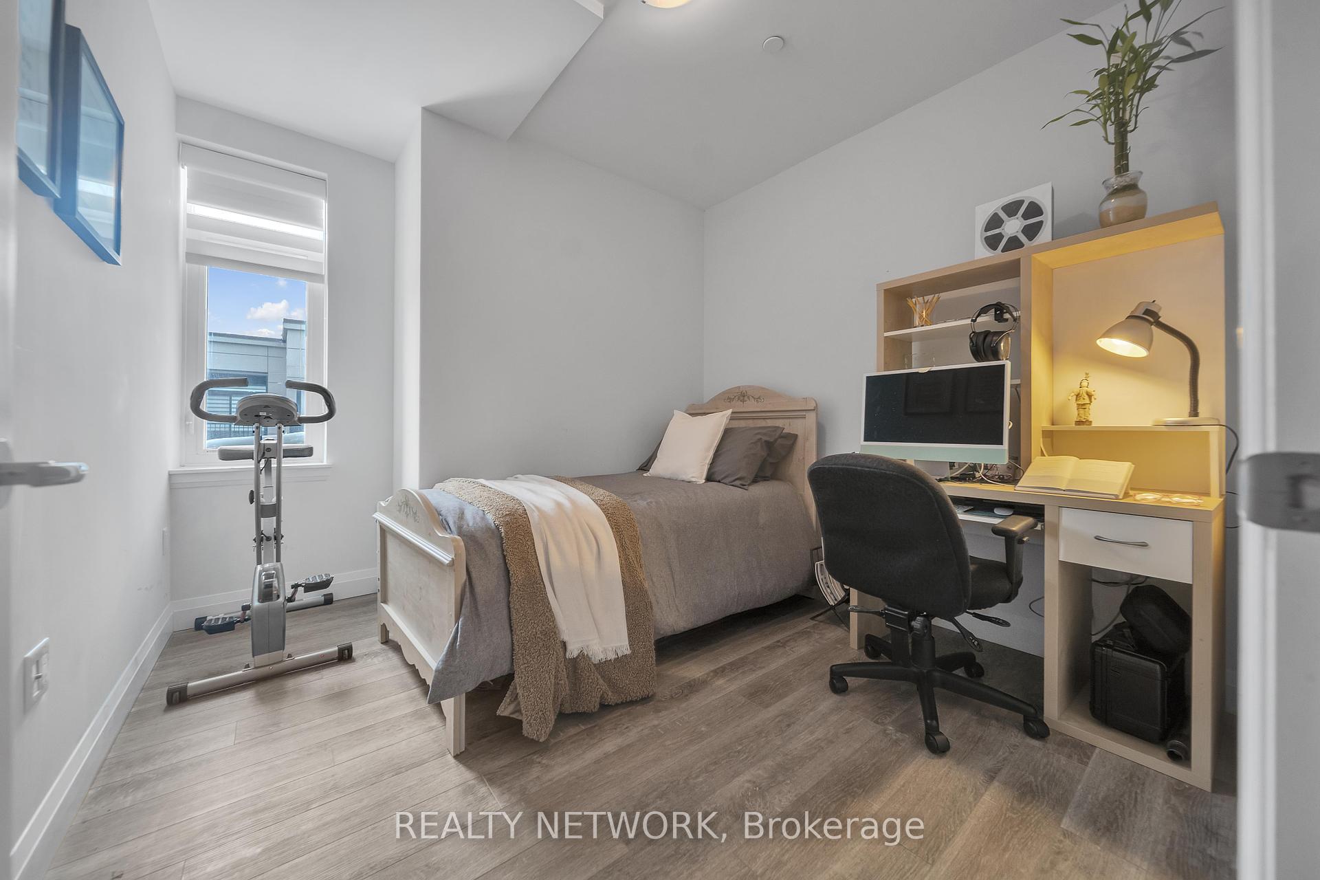 2 Bedrooms Condo at 1 Redfern, Hamilton For sale