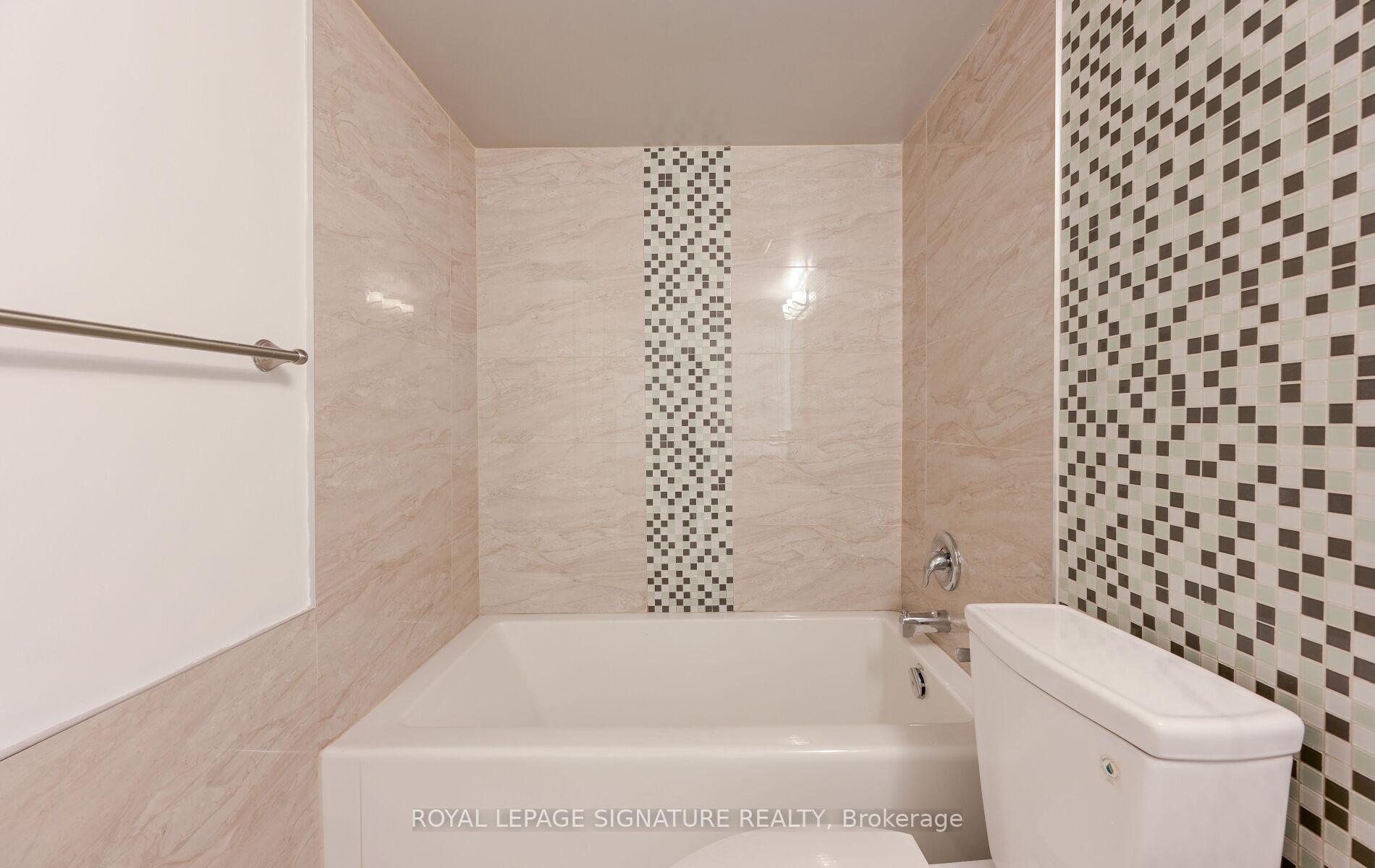 2 Bedrooms Condo at 75 King, Mississauga For sale