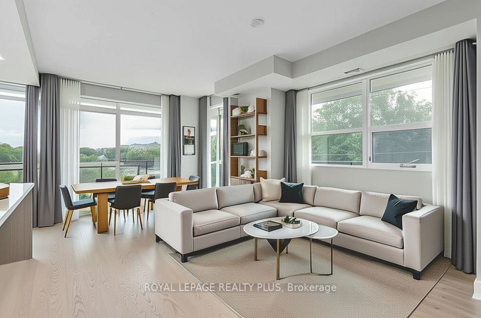 1575 Lakeshore