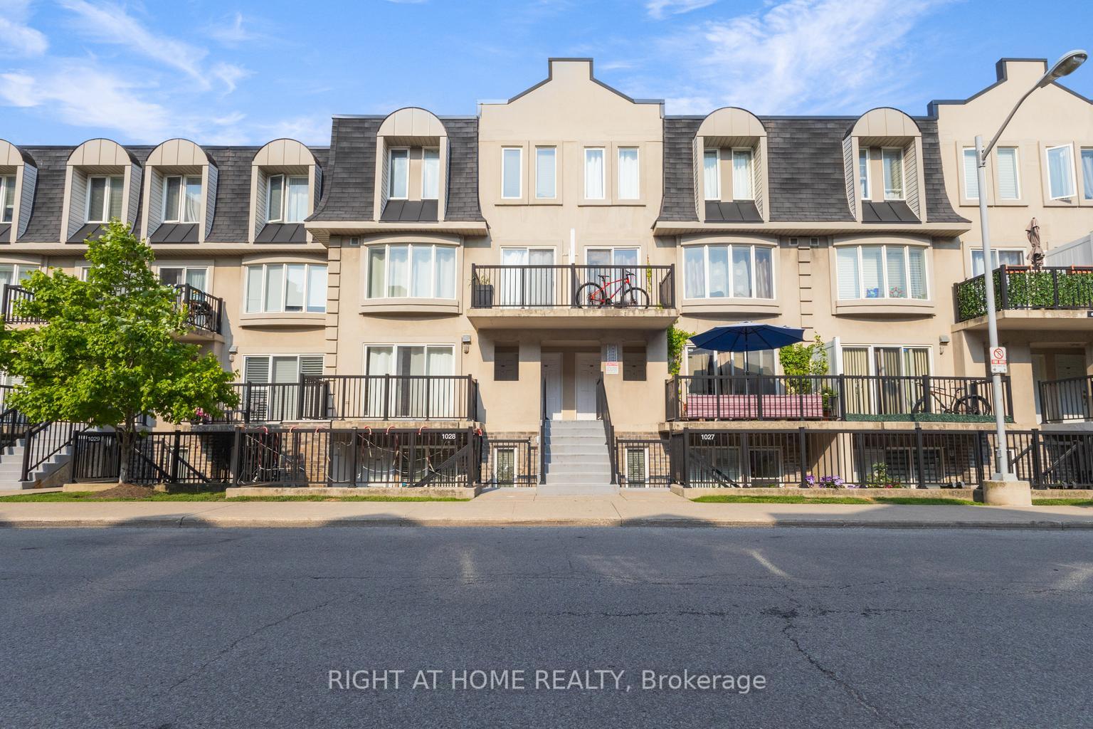 3 Bedrooms Condo at 65 George Appleton, Toronto For sale