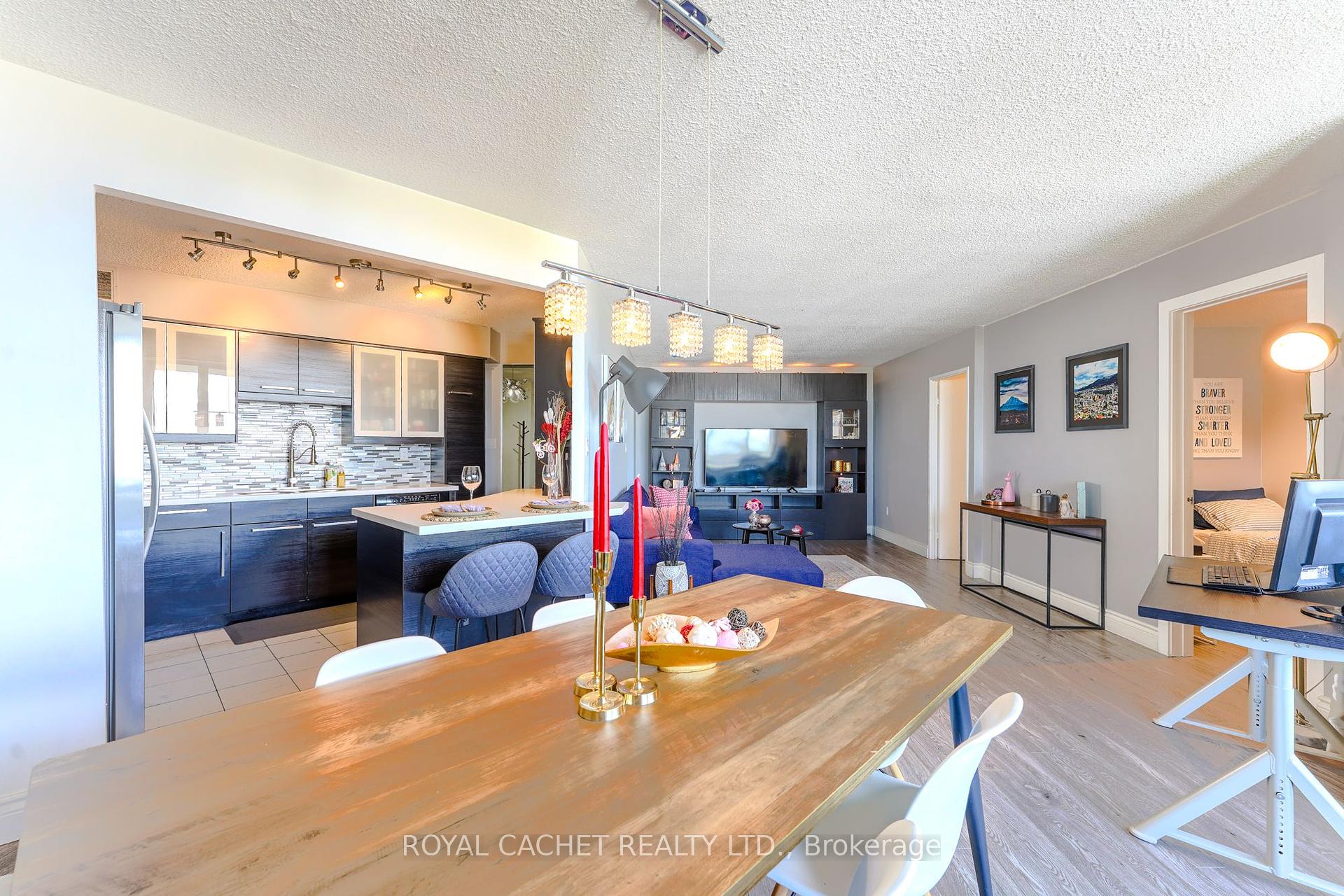3 Bedrooms Condo at 75 Graydon Hall, Toronto For sale