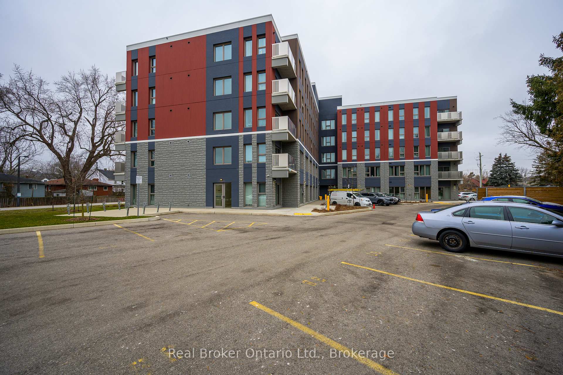 1 Bedroom Condo at 77 Leland, Hamilton For sale