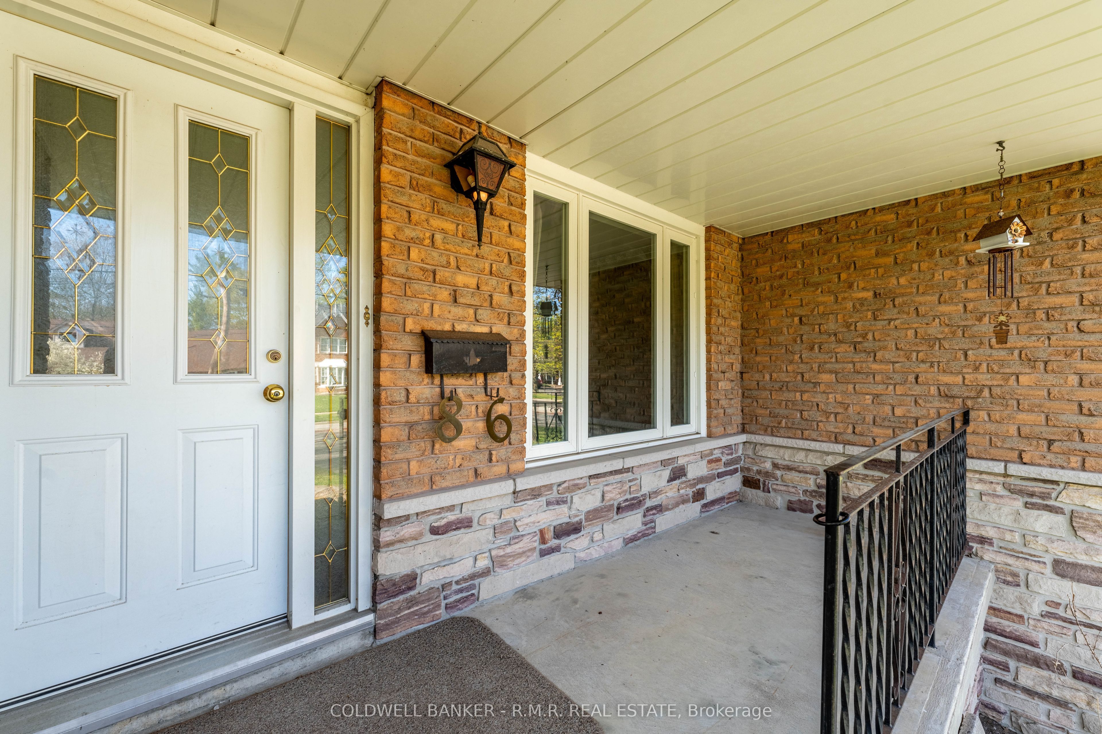 86 Twyn Rivers Drive