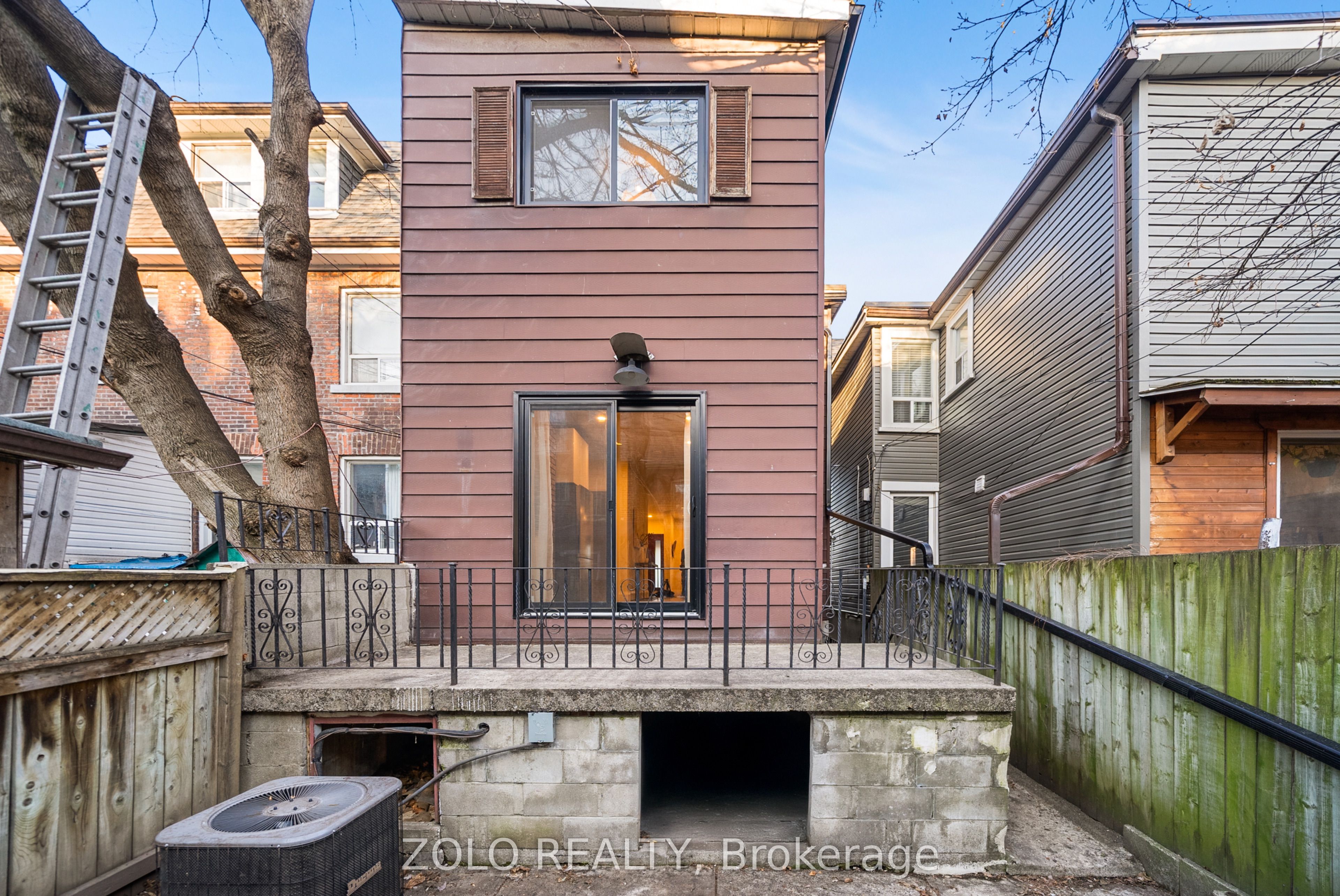 82 Bellwoods Avenue