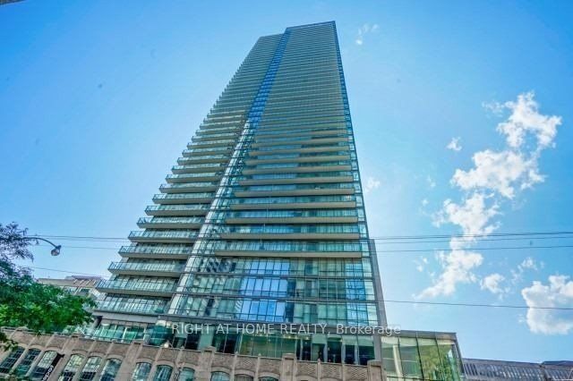 832 Bay Street