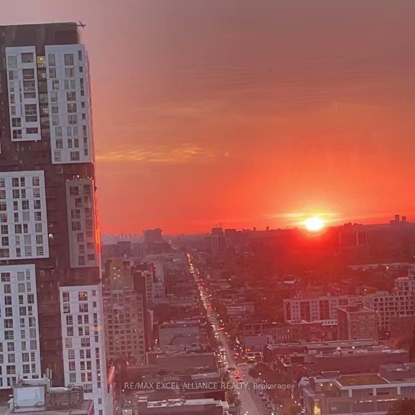 2 Bedrooms Condo at 215 Queen,  Toronto For sale