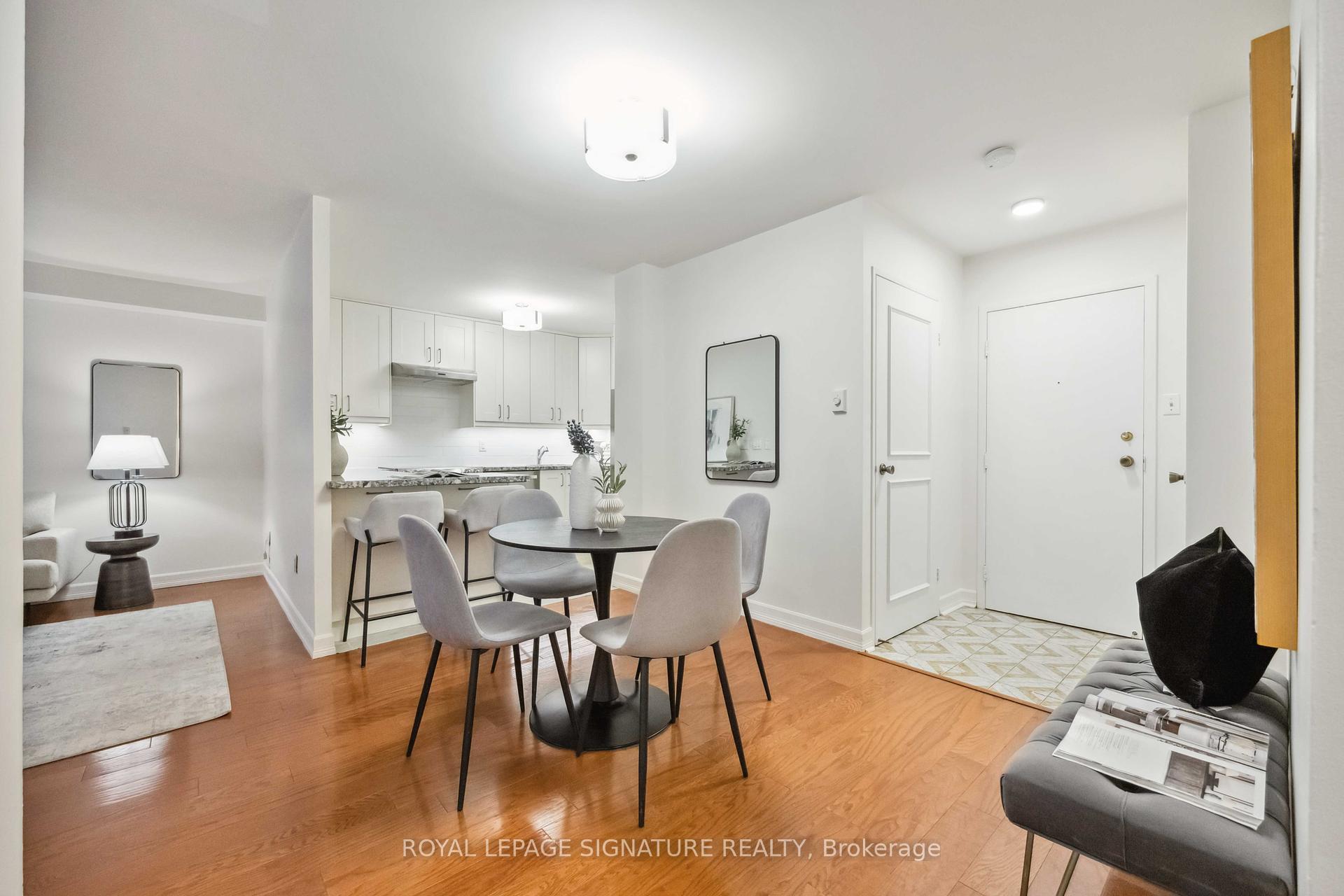2 Bedrooms Condo at 212 St. George, Toronto For sale