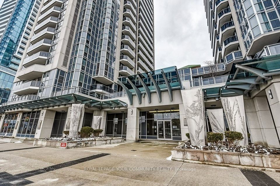 5793 Yonge