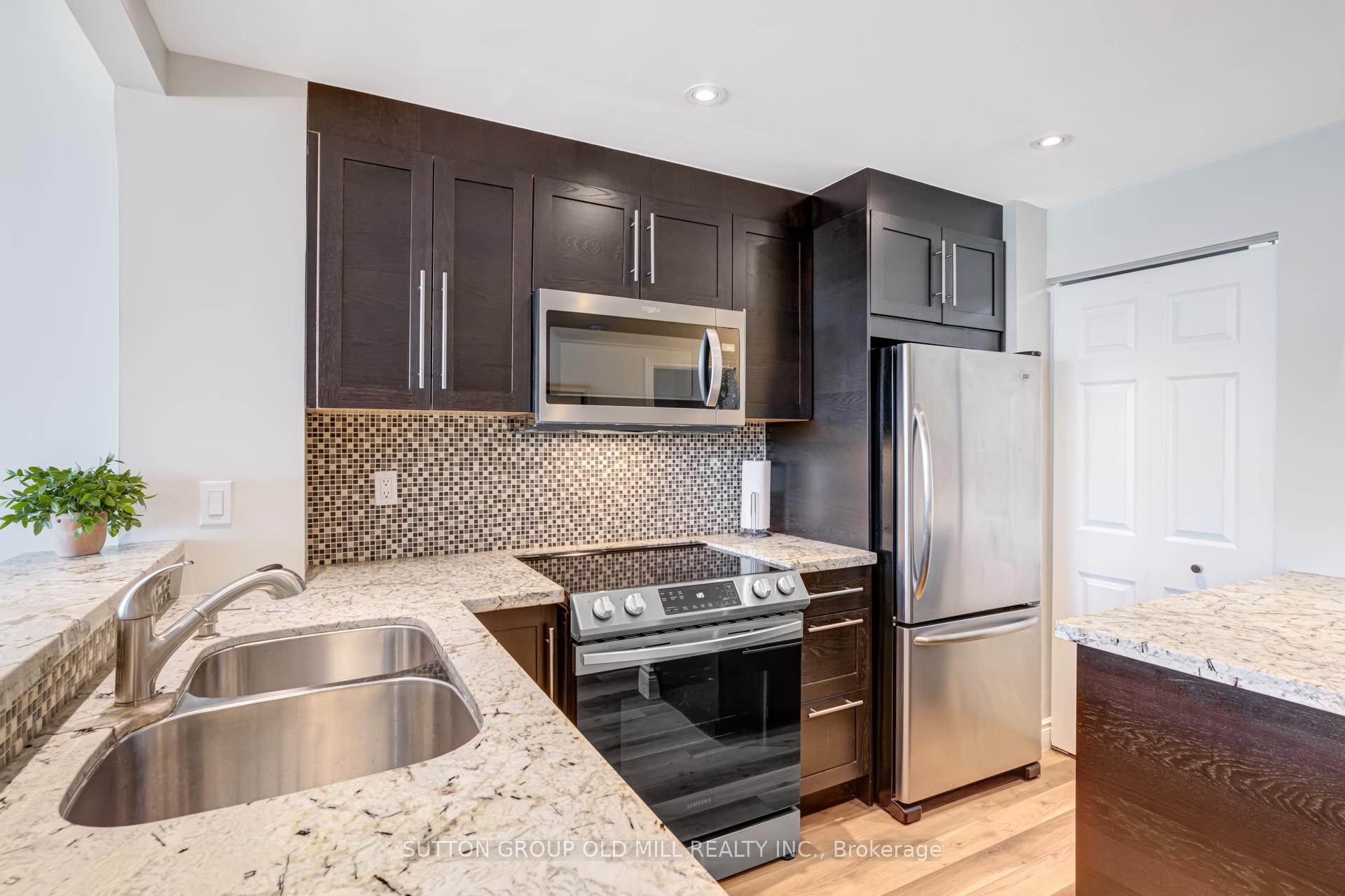 1 Bedroom Condo at 415 Locust, Burlington For sale