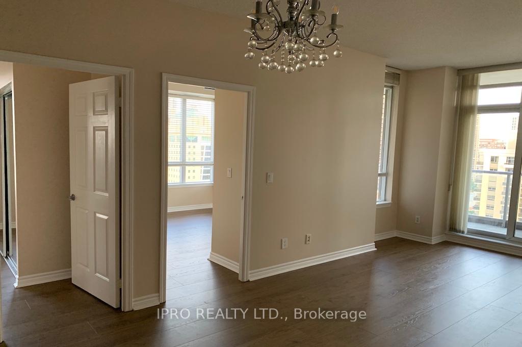 3 Bedrooms Condo at 388 Prince of Wales, Mississauga For sale