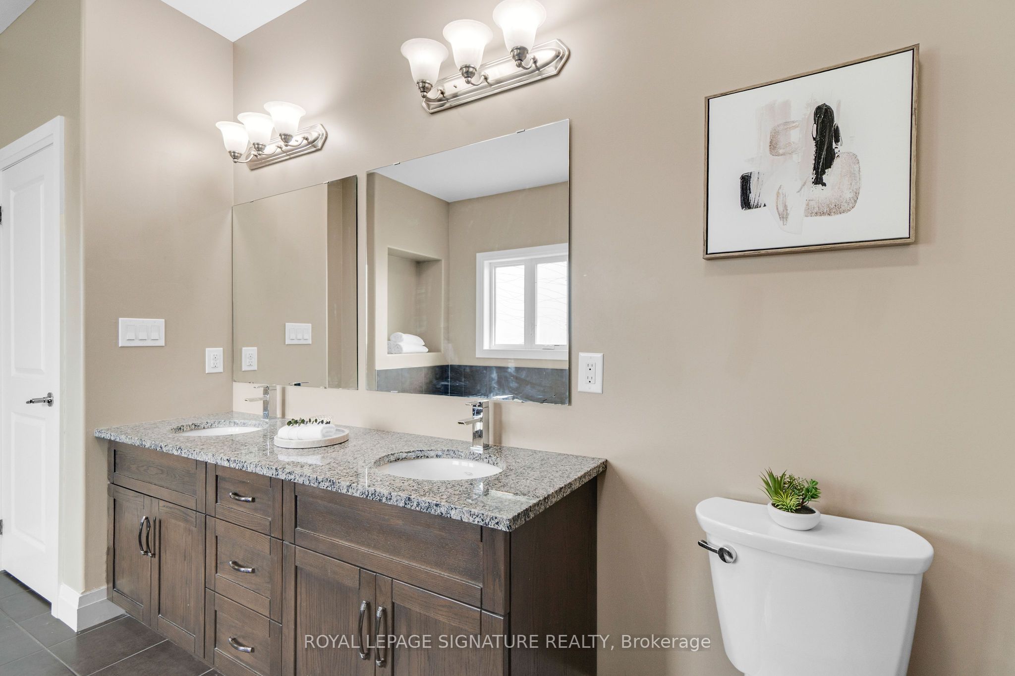 593 Pinery Trail