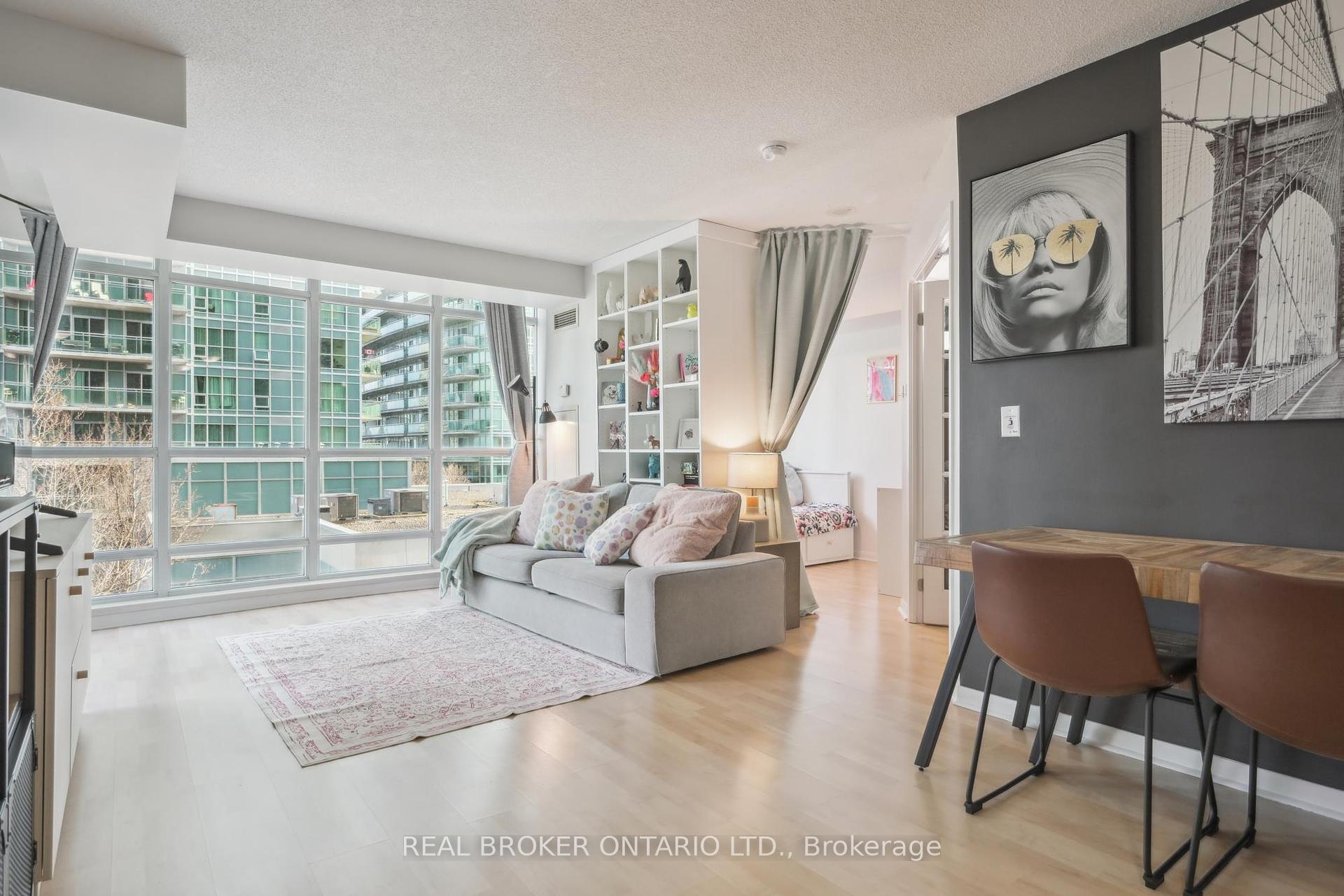 3 Bedrooms Condo at 185 Legion, Toronto For sale
