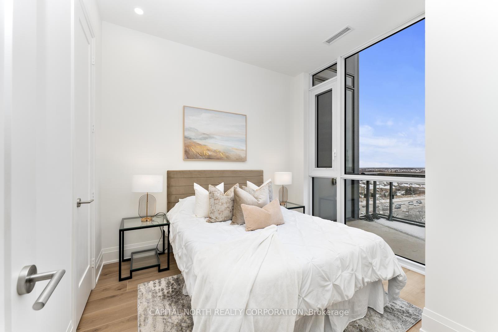 3 Bedrooms Condo at 509 Dundas,  Oakville For sale
