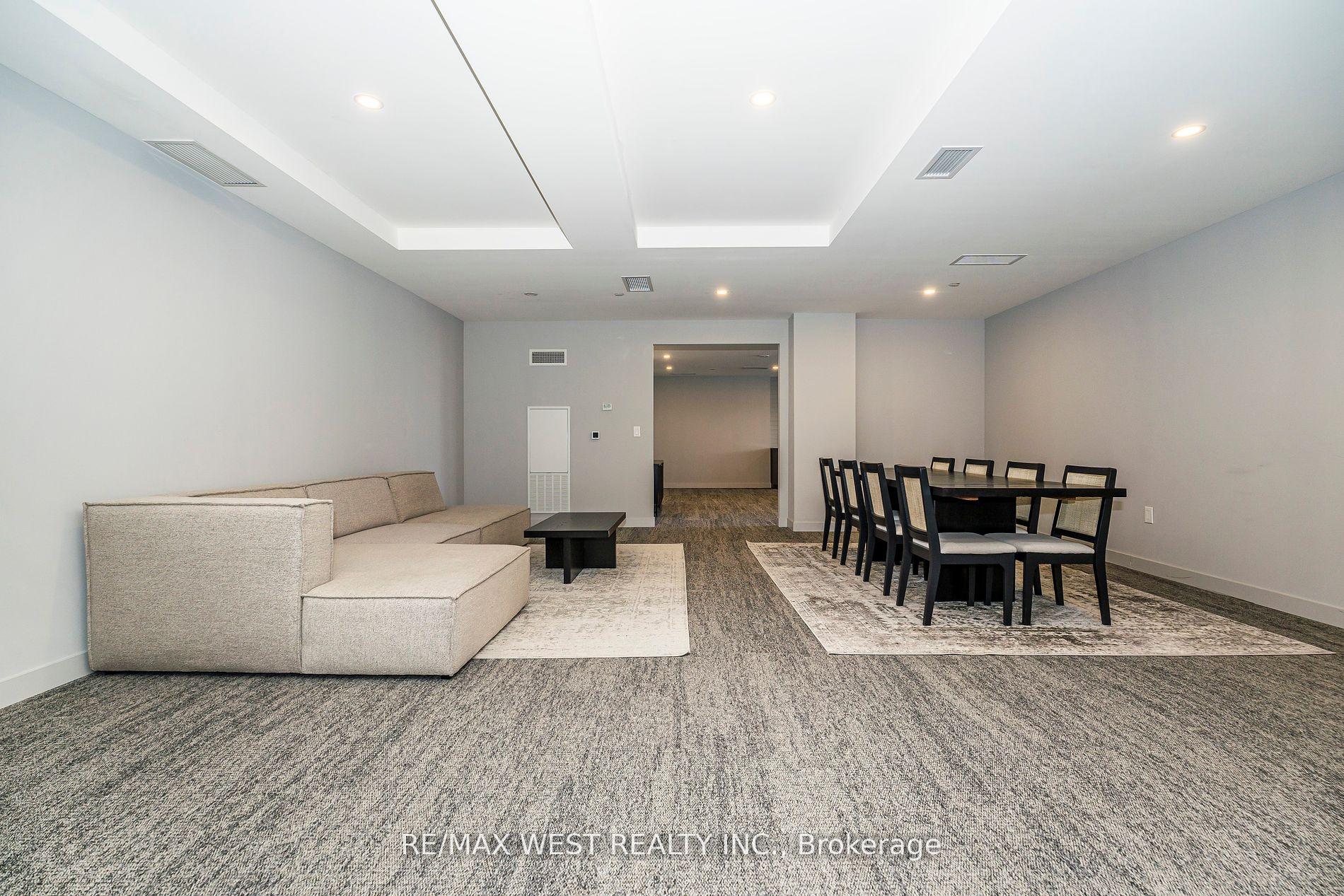 2 Bedrooms Condo at 859 The Queensway, Toronto For sale