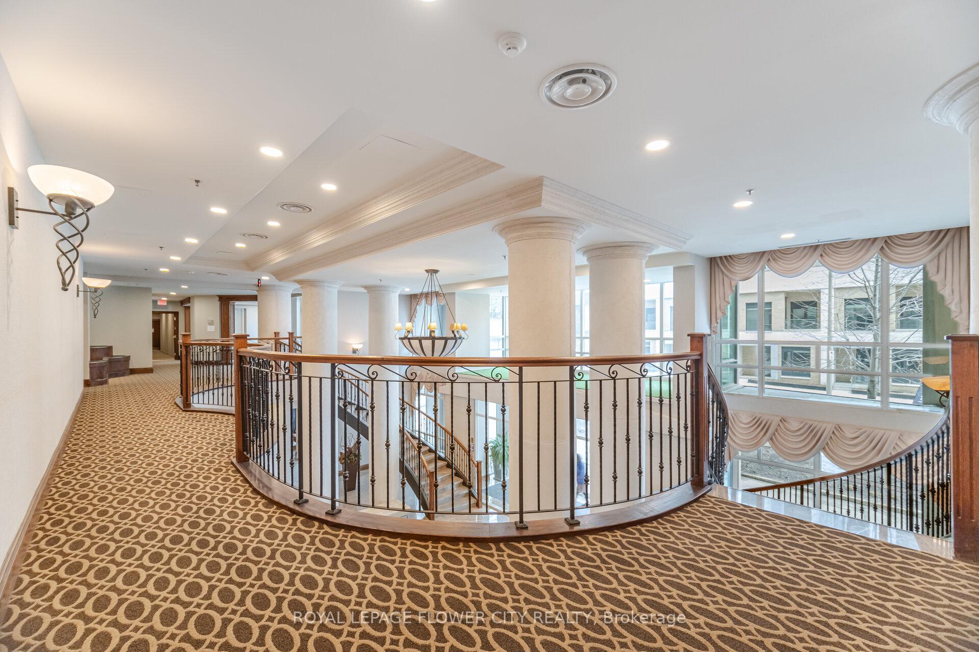 2 Bedrooms Condo at 156 Enfield, Mississauga For sale