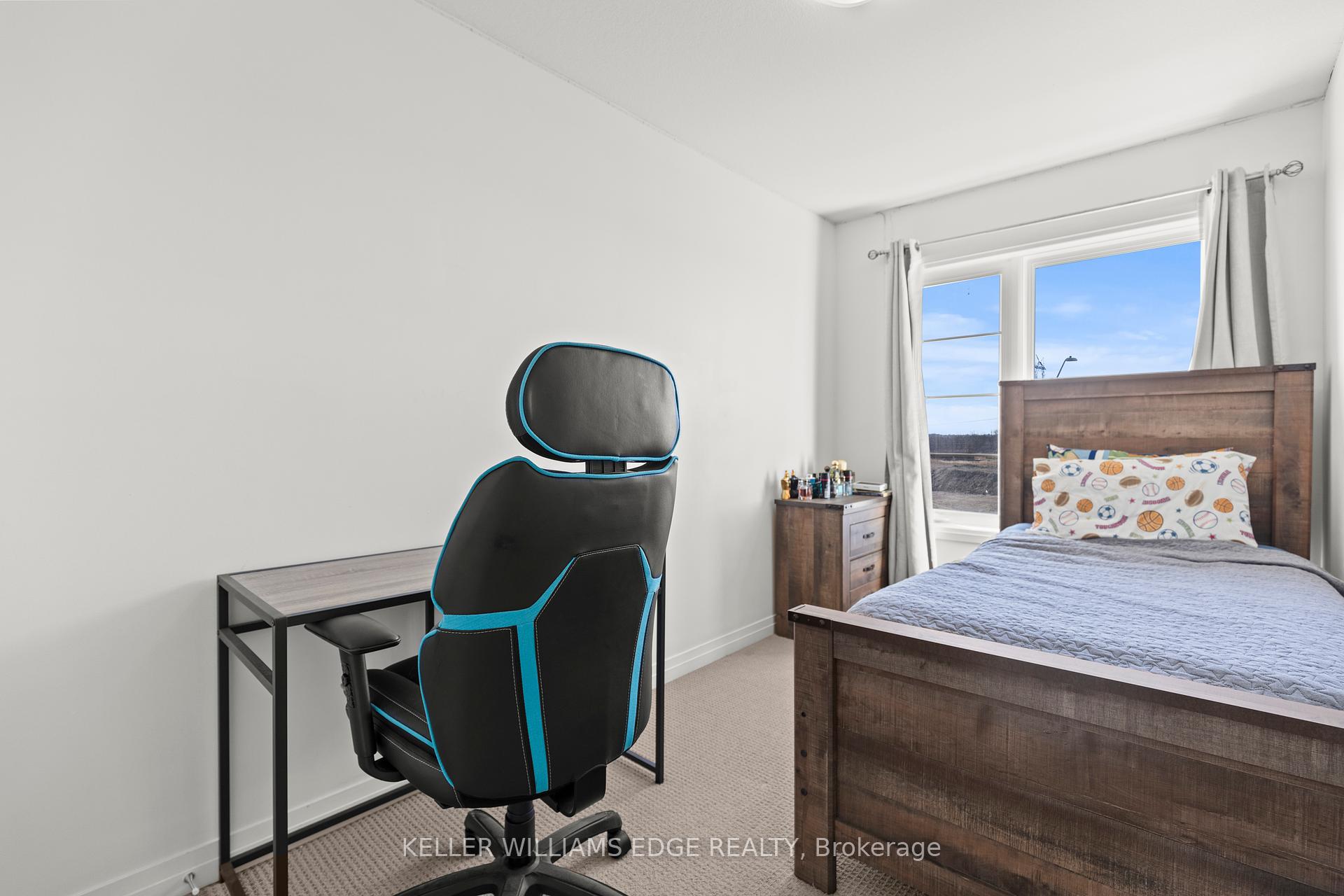3 Bedrooms Condo at 30 Time Square, Hamilton For sale