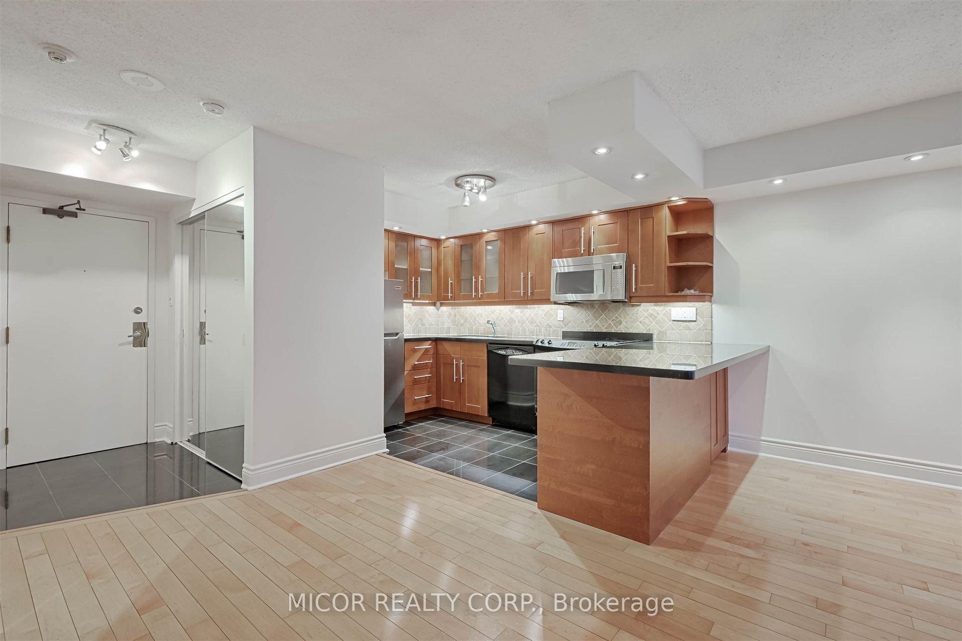 1 Bedroom Condo at 40 Scollard, Toronto For sale