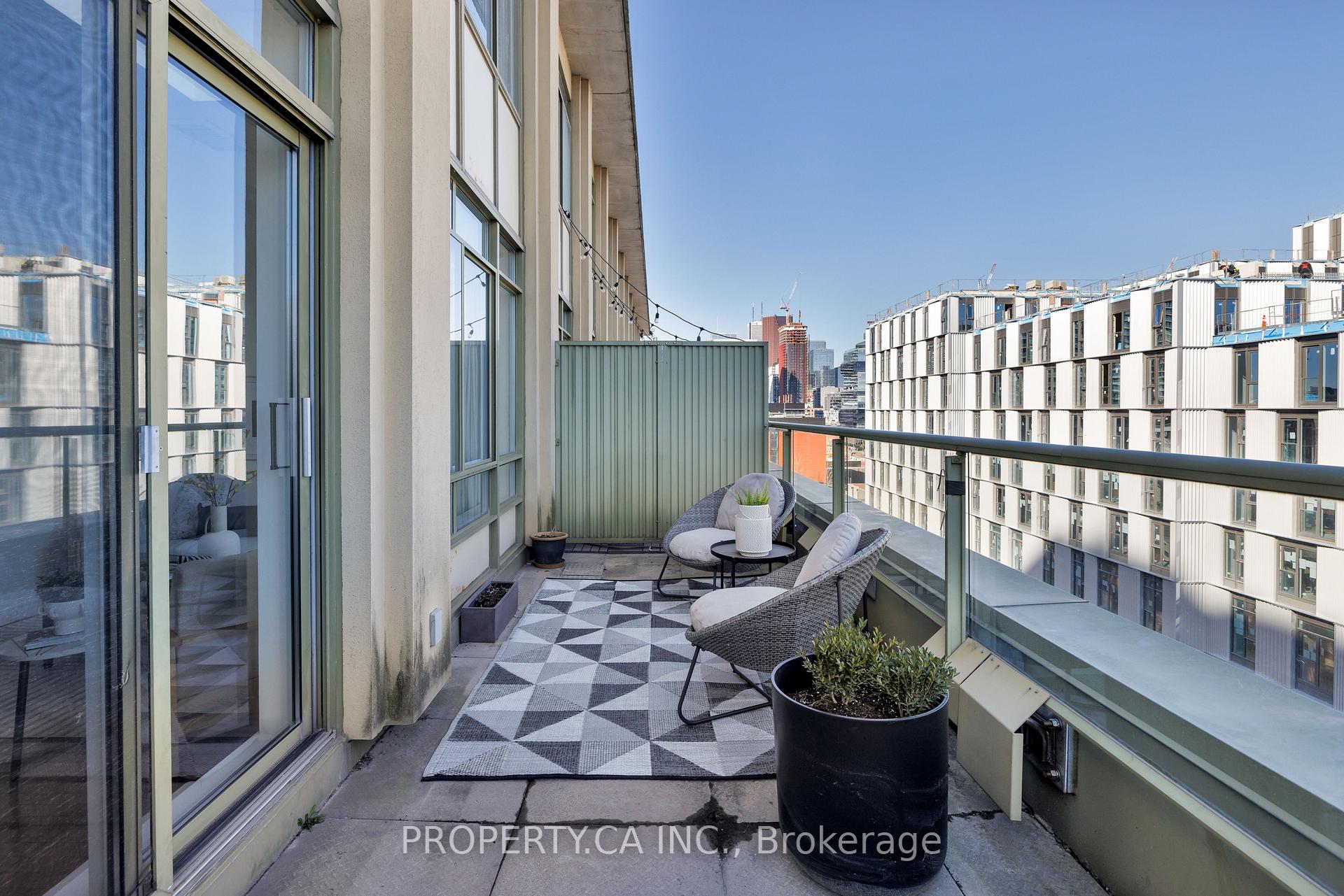 2 Bedrooms Condo at 70 Mill, Toronto For sale
