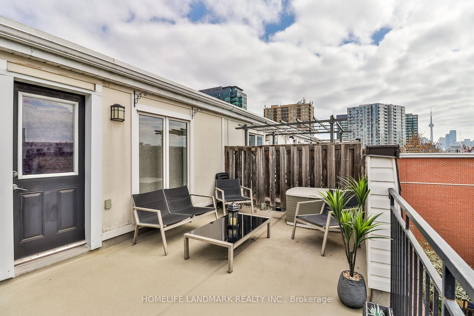 3 Bedrooms Condo at 26 Laidlaw, Toronto For sale