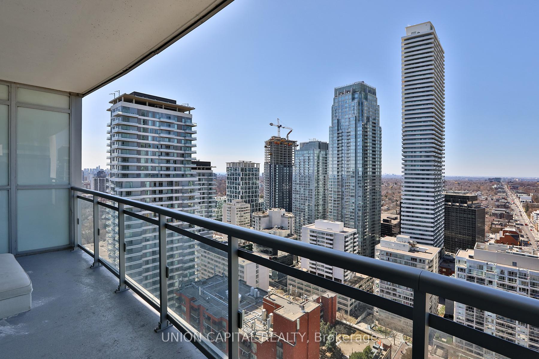 2 Bedrooms Condo at 89 Dunfield, Toronto For sale