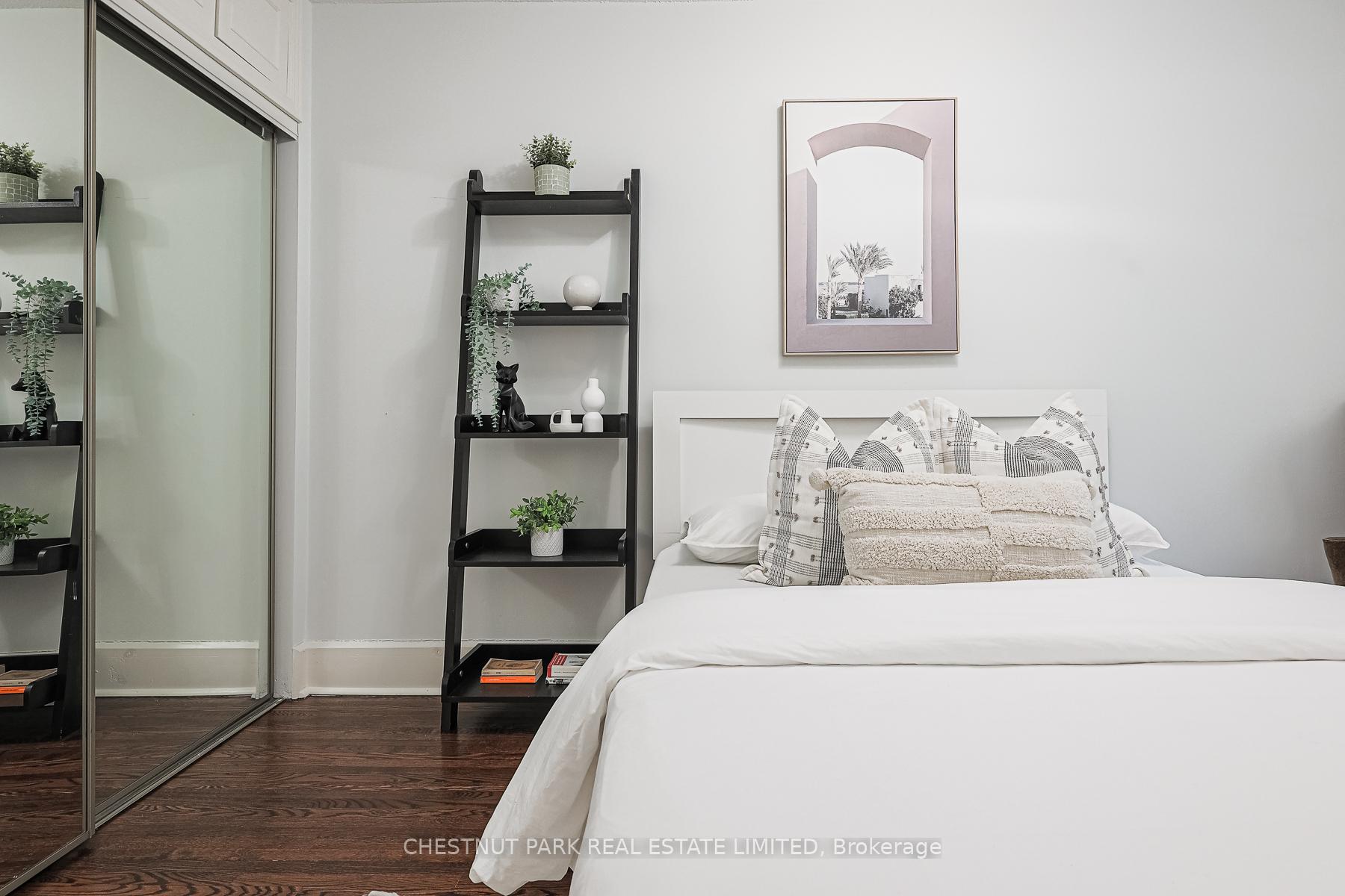 4 Bedrooms Condo at 480 Oriole, Toronto For sale