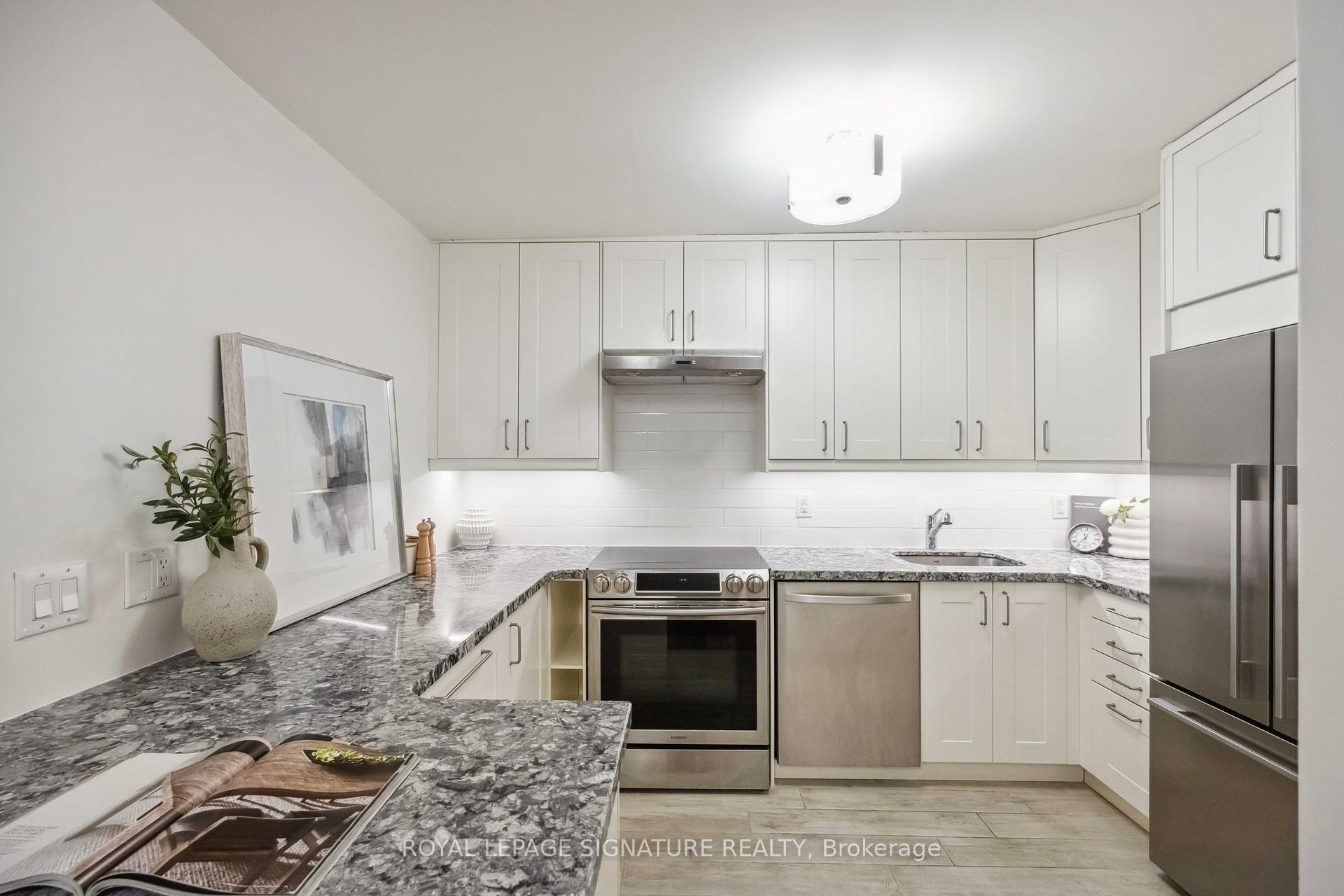 2 Bedrooms Condo at 212 St. George, Toronto For sale
