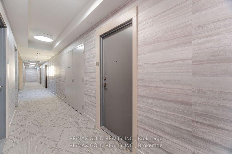 2 Bedrooms Condo at 4633 Glen Erin, Mississauga For sale