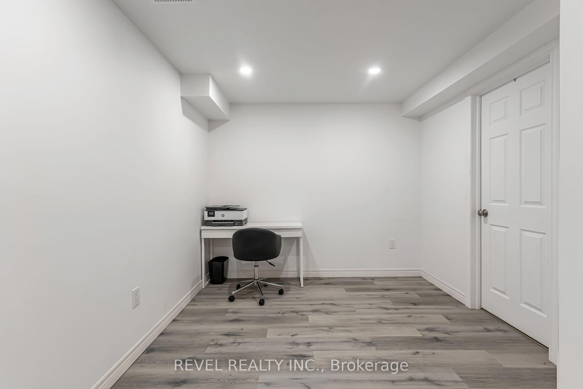 3 Bedrooms Condo at 288 Glover, Hamilton For sale