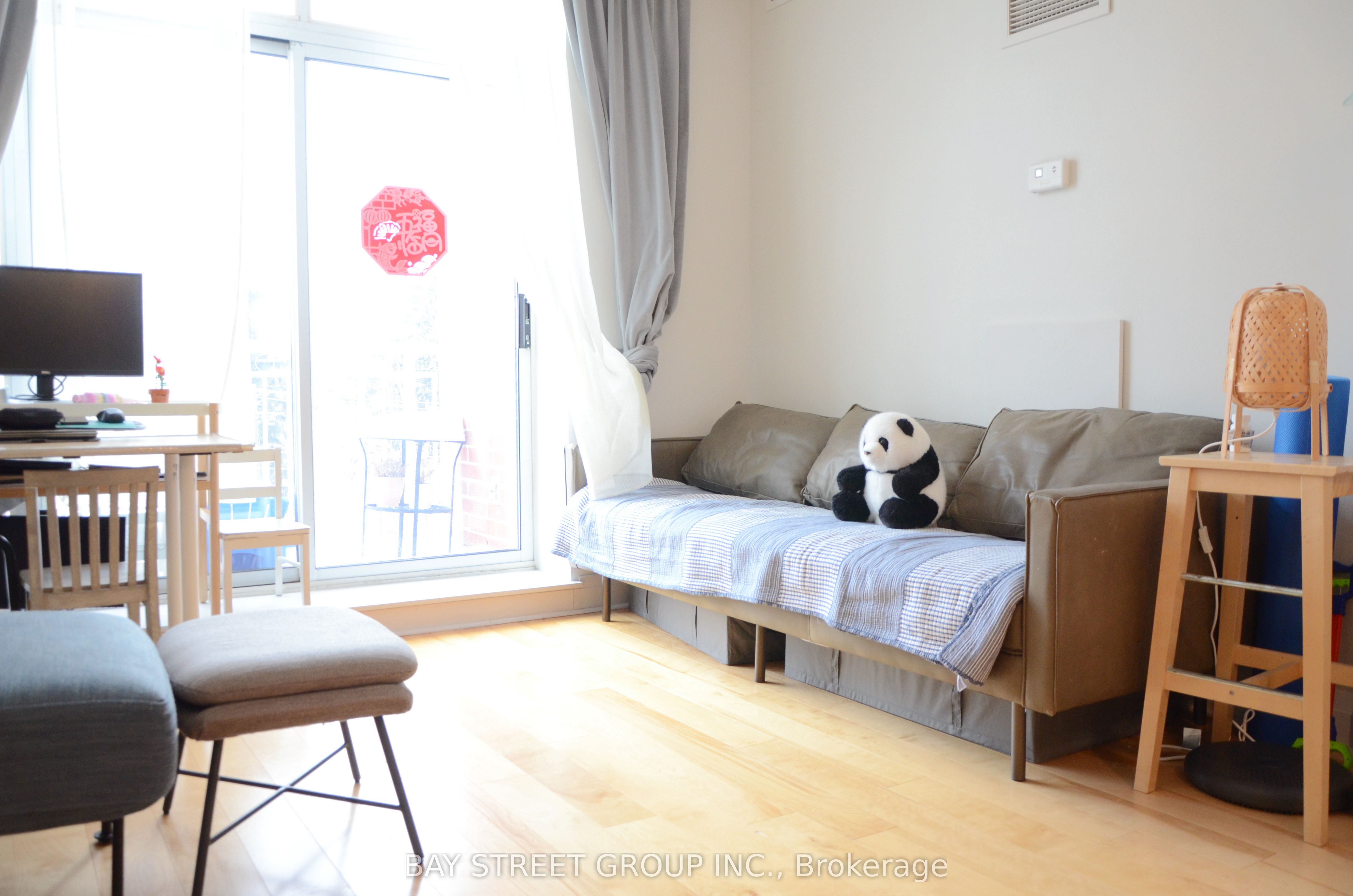 451 Rosewell Avenue, #514