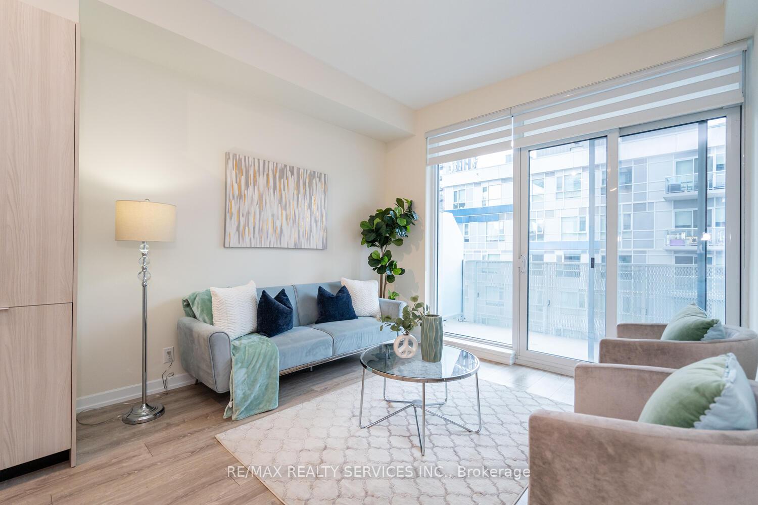 2 Bedrooms Condo at 20 Tubman, Toronto For sale
